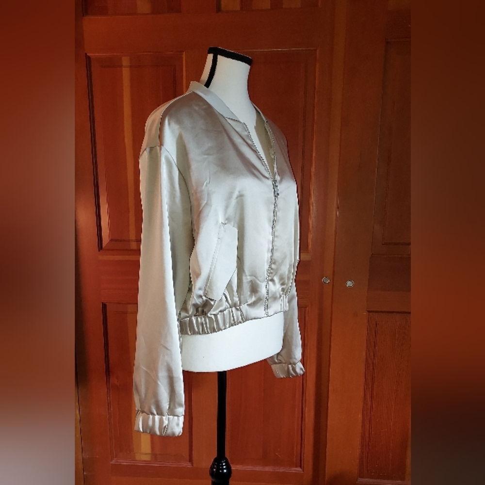 Women's Stoosh Size Large Cream Bomber Jacket NWOT - Picture 3 of 7